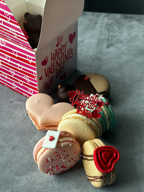 Valentine's Day mini gift box